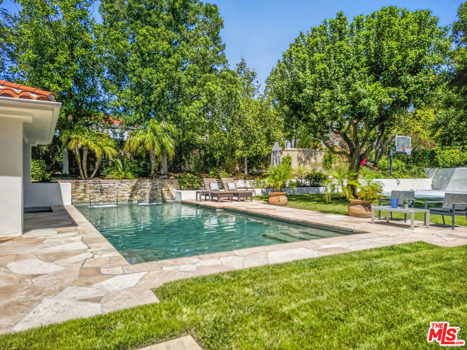 25527 Hamilton Court