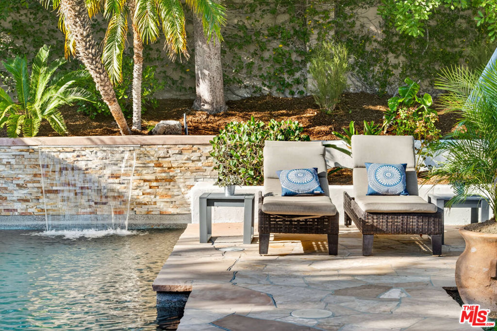 25527 Hamilton Court