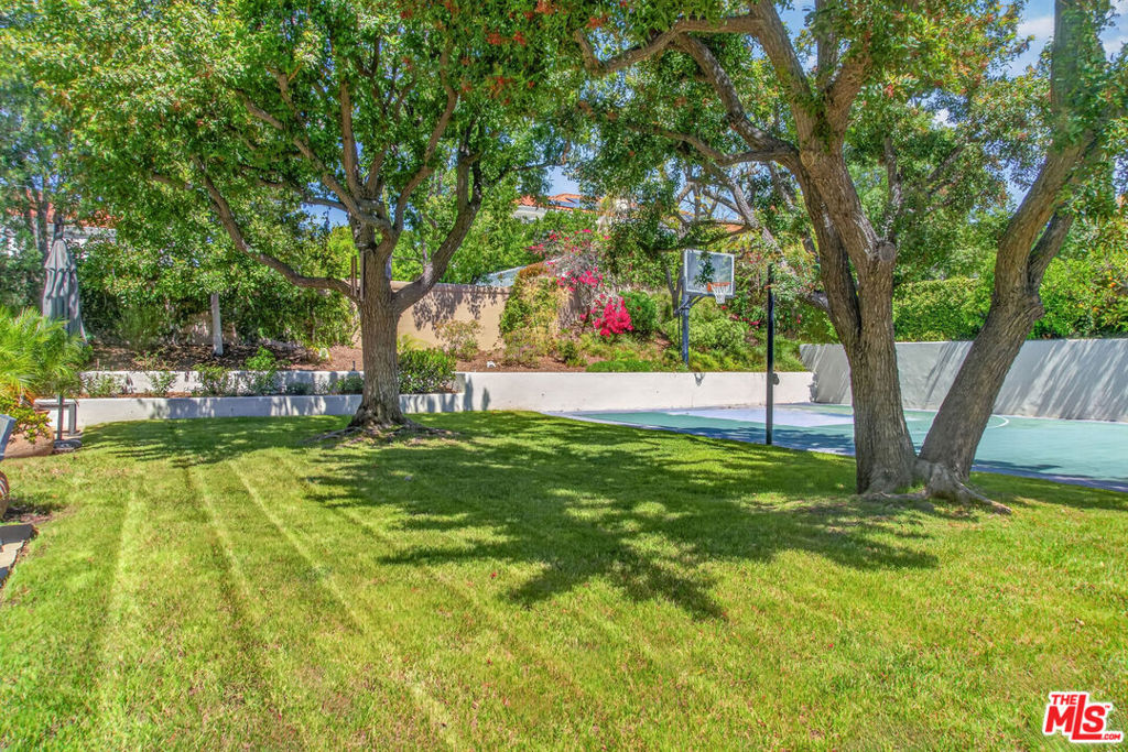 25527 Hamilton Court