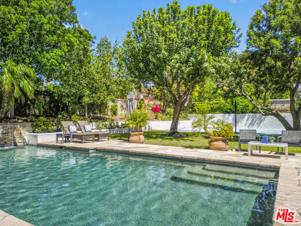 25527 Hamilton Court