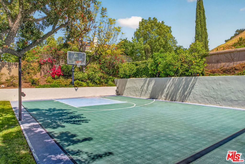 25527 Hamilton Court