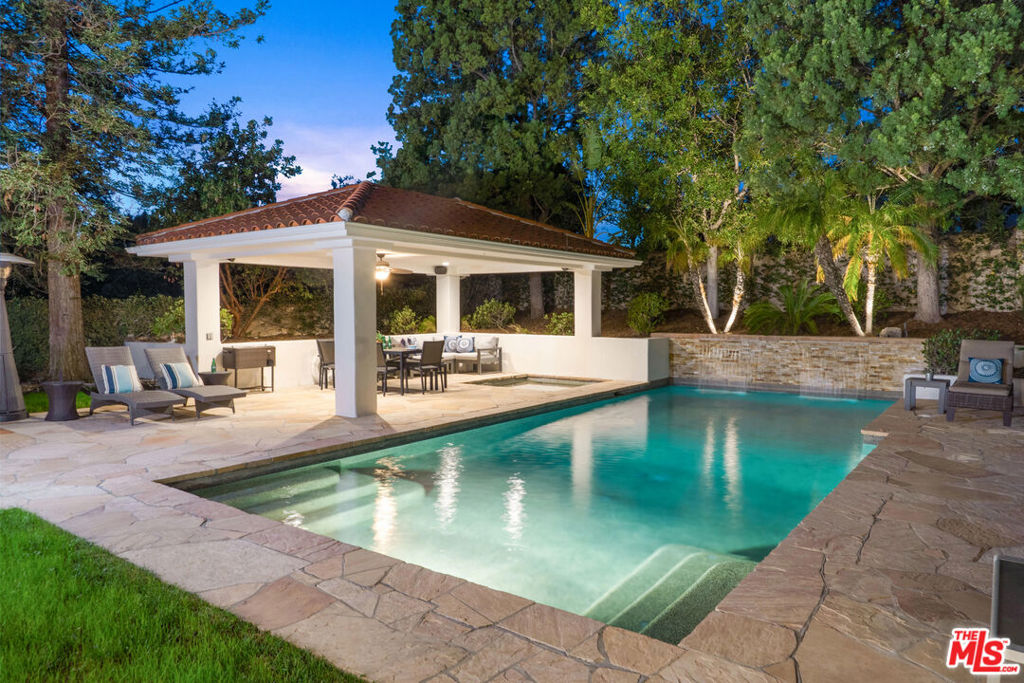 25527 Hamilton Court