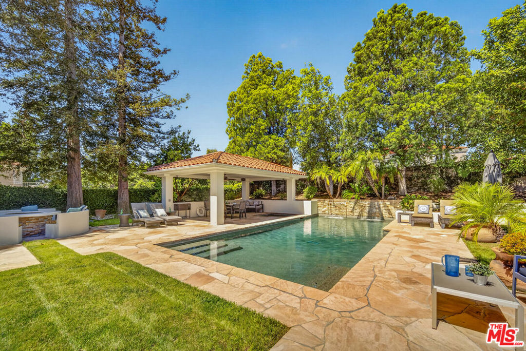 25527 Hamilton Court