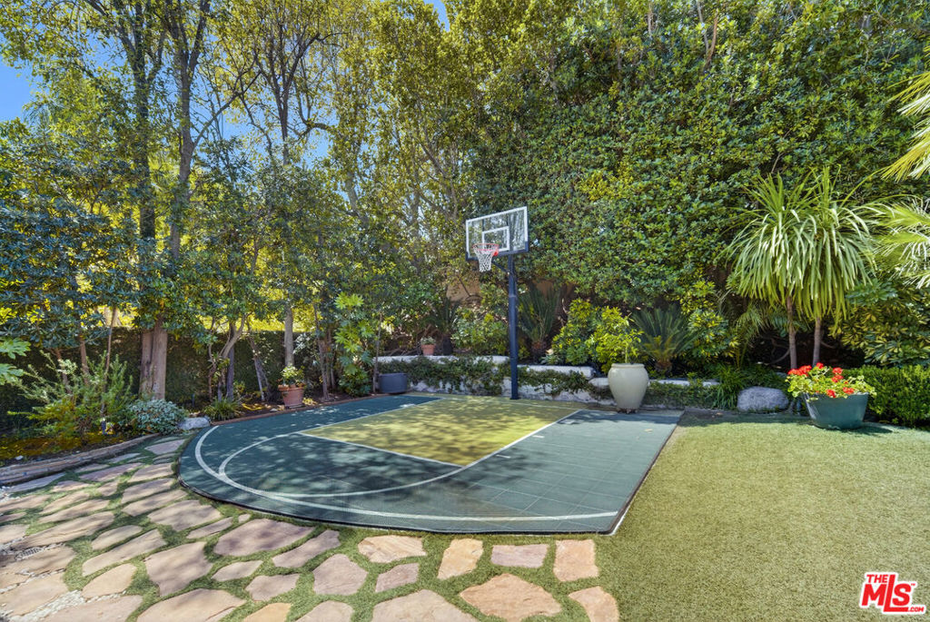 5481 Collingwood Circle