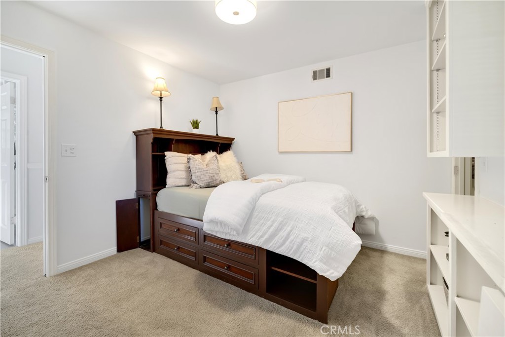 22757 Charlemont Place