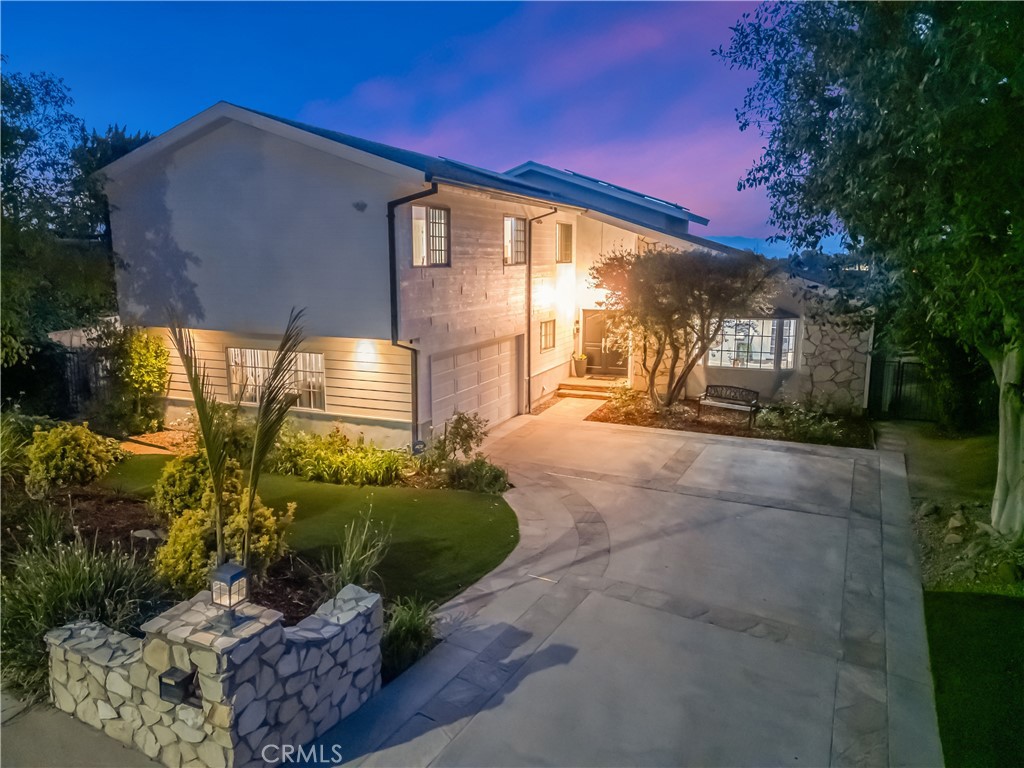 22757 Charlemont Place