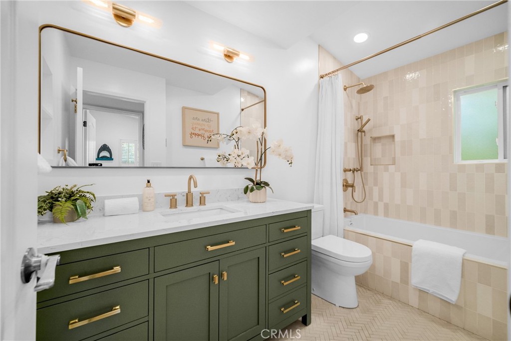 4211 Meadow Lark Drive