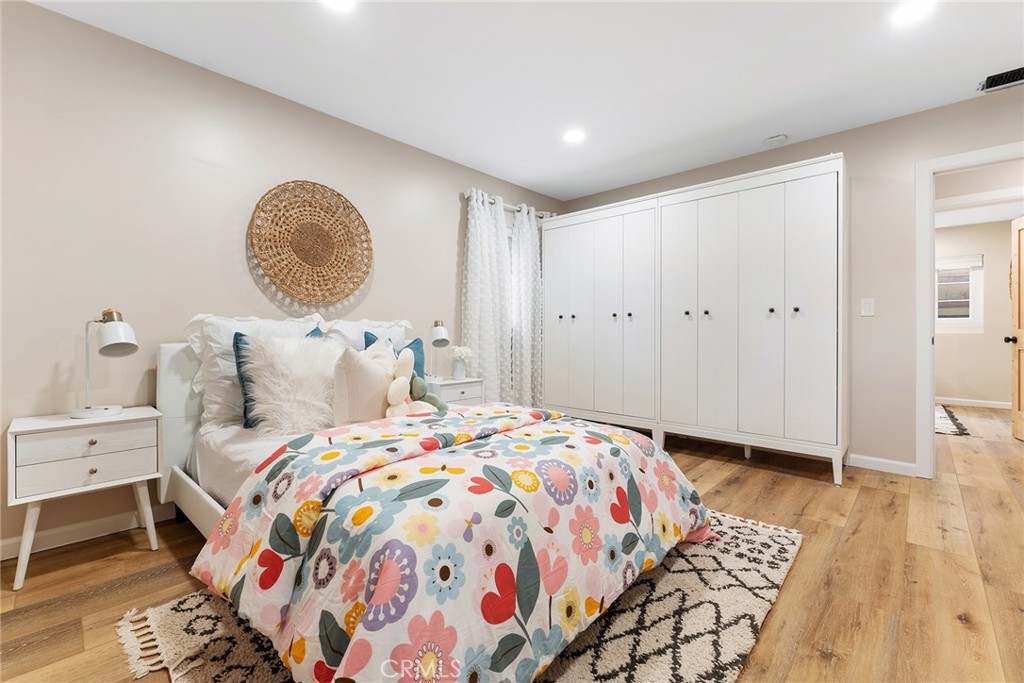 22256 Buena Ventura Street