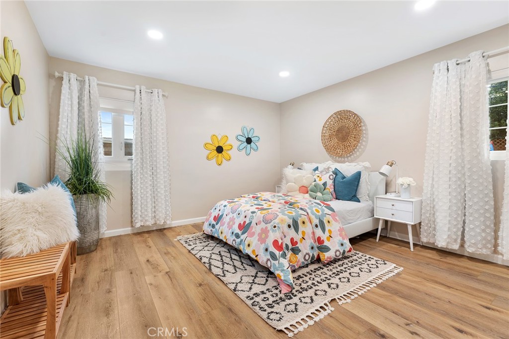 22256 Buena Ventura Street