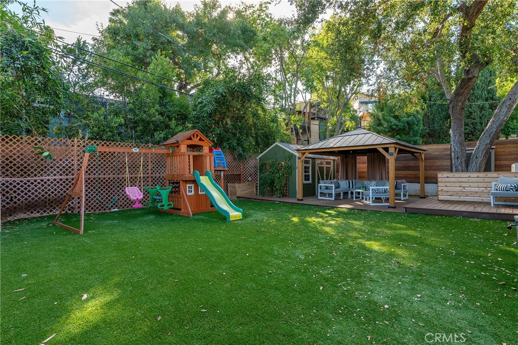 22256 Buena Ventura Street