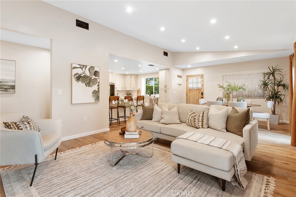 22256 Buena Ventura Street