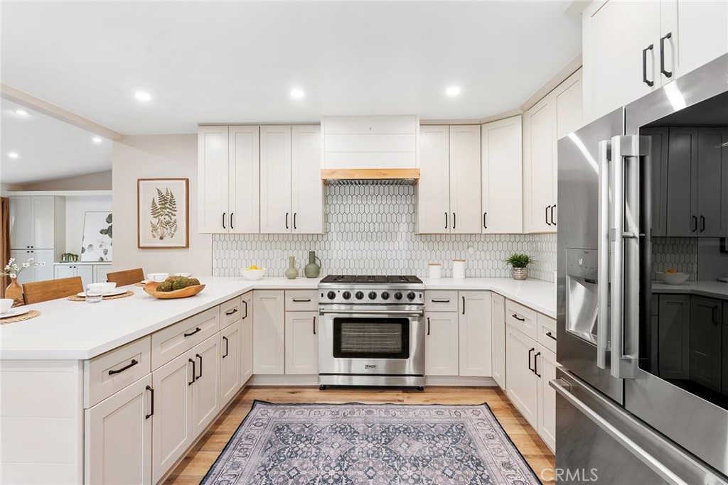 22256 Buena Ventura Street