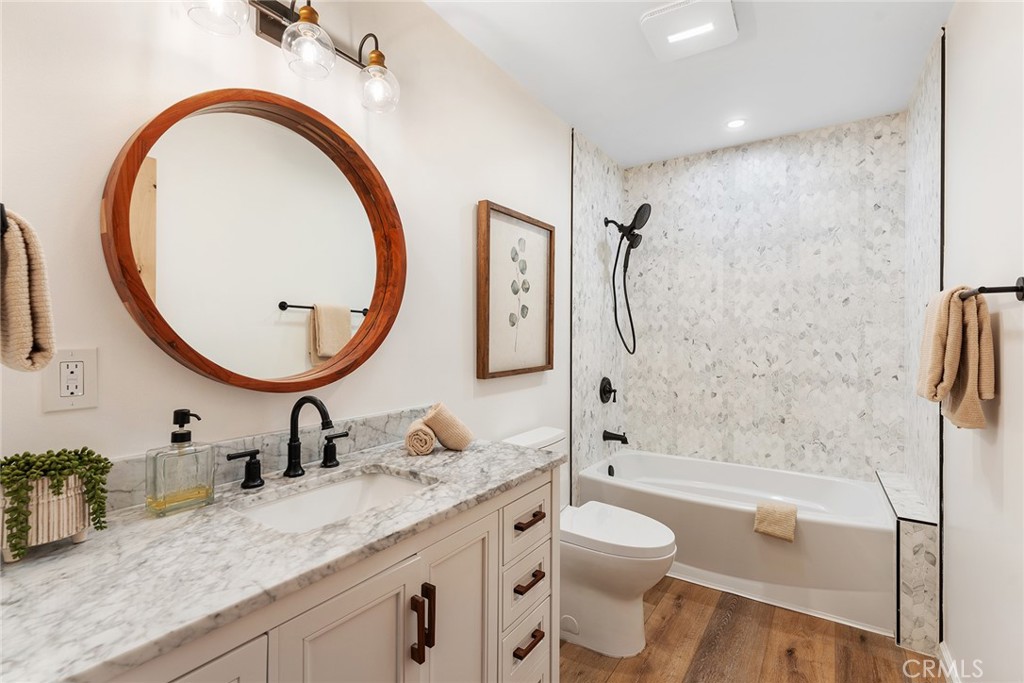 22256 Buena Ventura Street