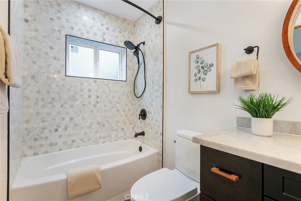 22256 Buena Ventura Street