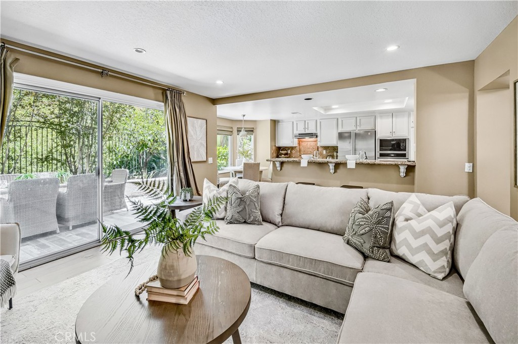 24676 Vista Cerritos