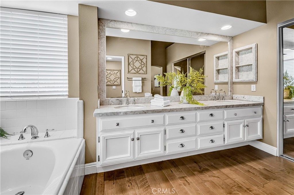 24676 Vista Cerritos