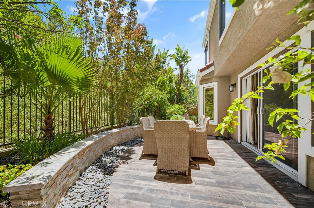 24676 Vista Cerritos