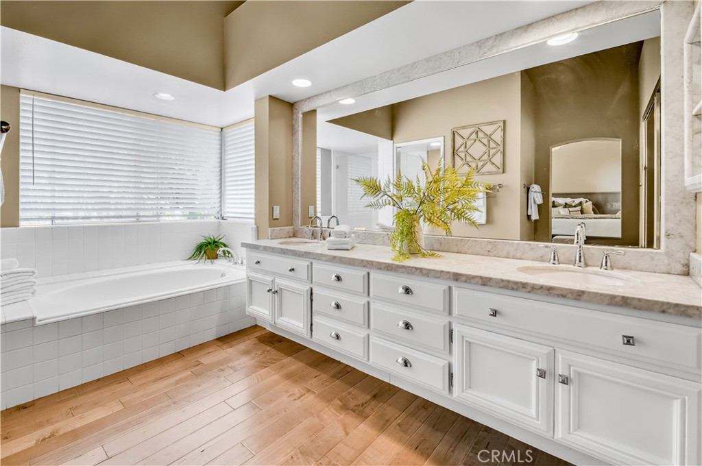 24676 Vista Cerritos