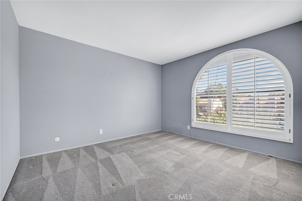 5225 White Oak Avenue 1