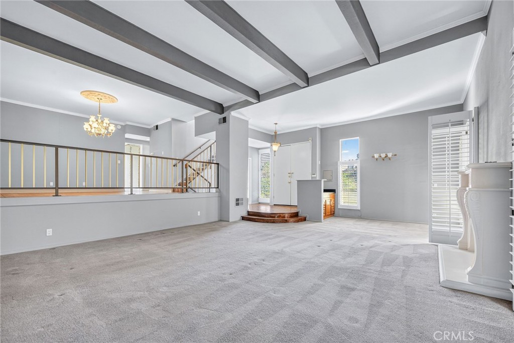 5225 White Oak Avenue 1