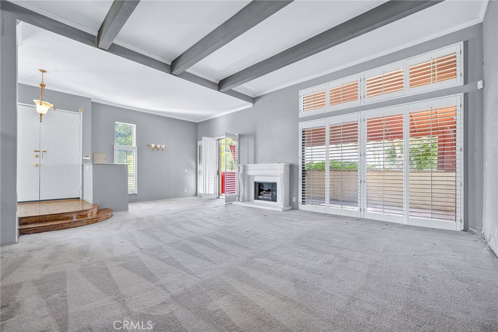 5225 White Oak Avenue 1