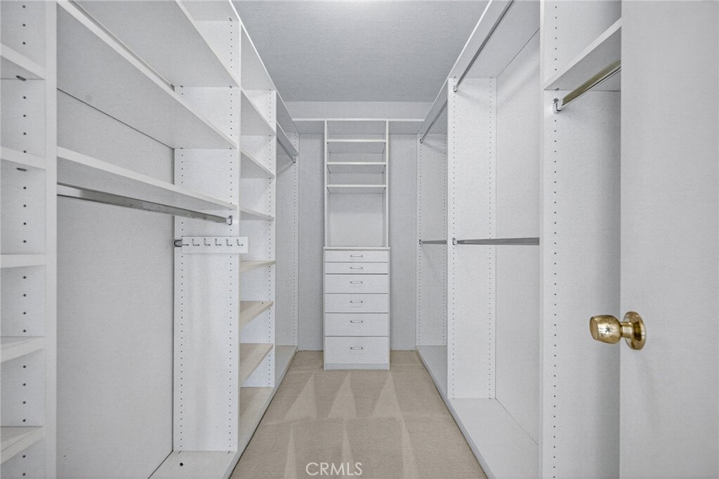 5225 White Oak Avenue 1