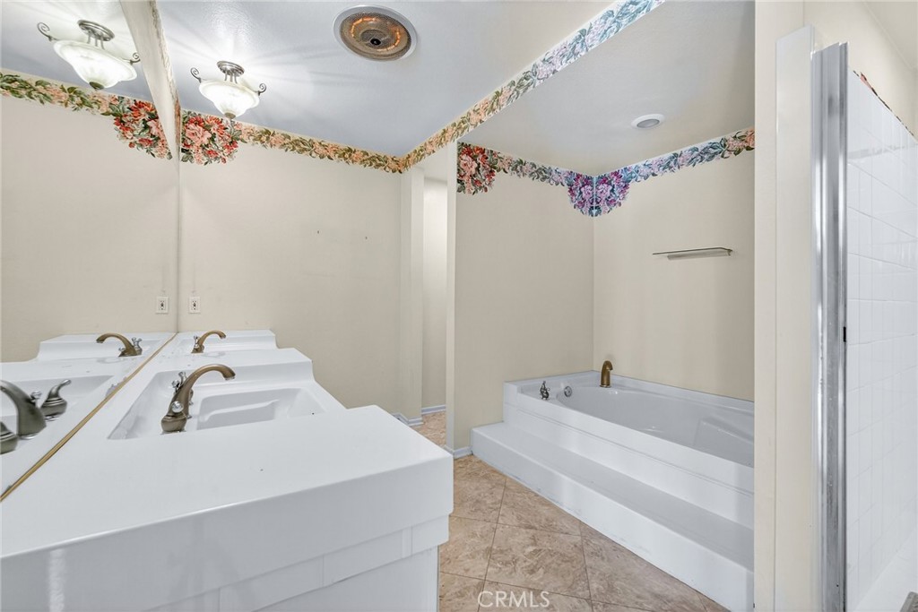 5225 White Oak Avenue 1