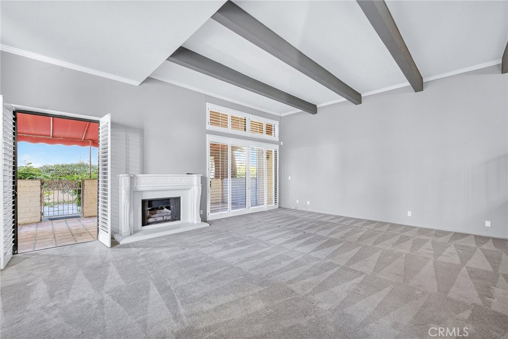 5225 White Oak Avenue 1