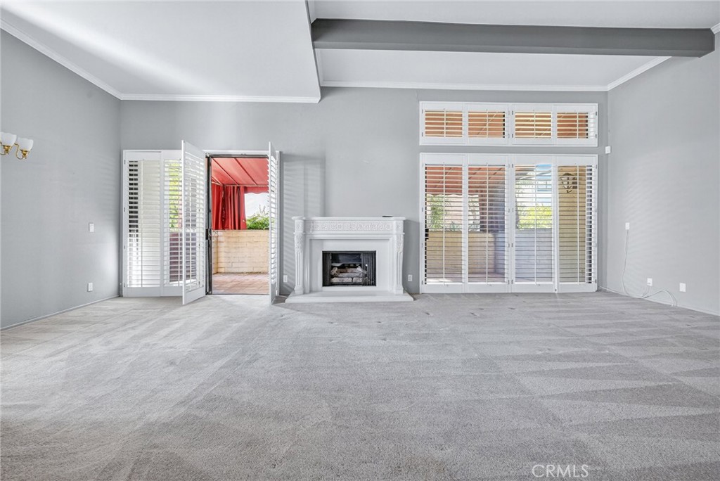 5225 White Oak Avenue 1