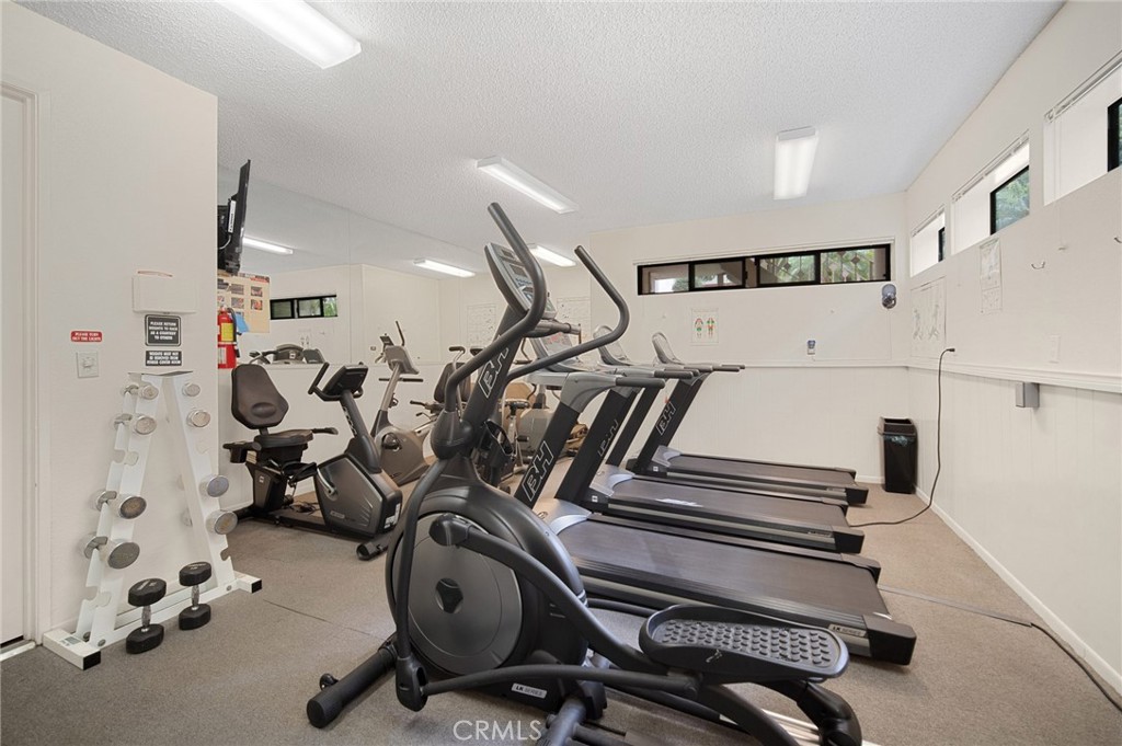 5225 White Oak Avenue 1