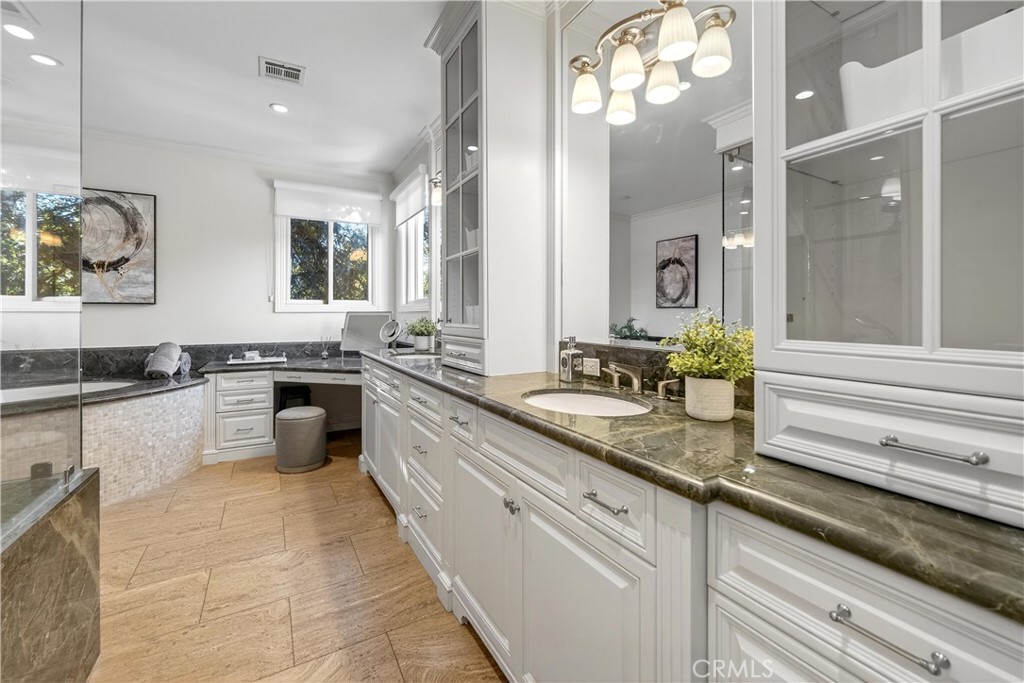 25527 Hamilton Court