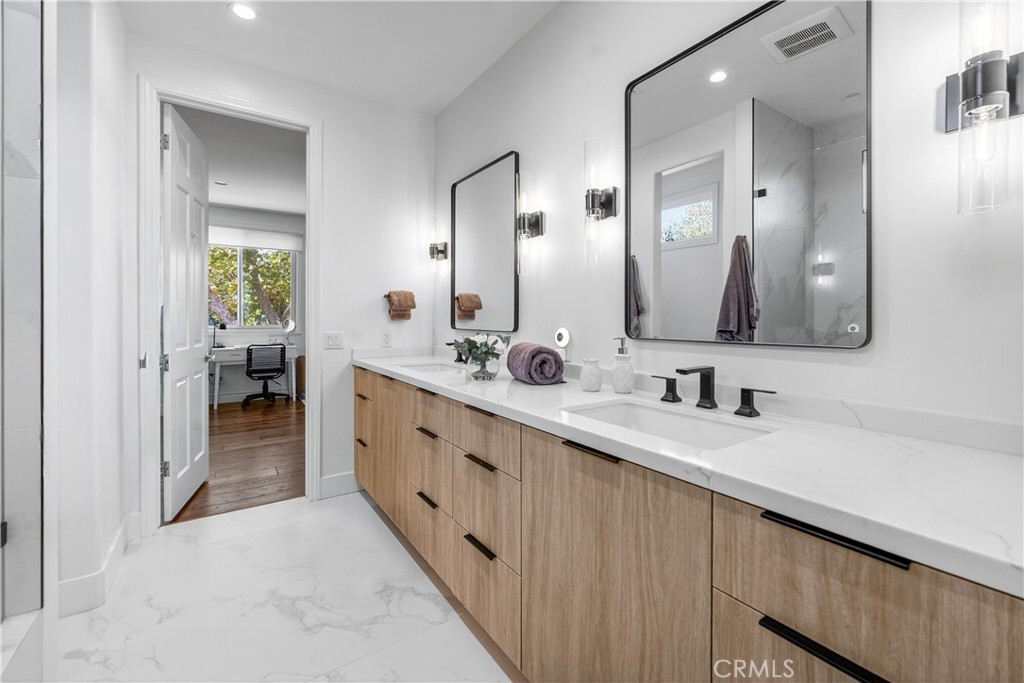 25527 Hamilton Court