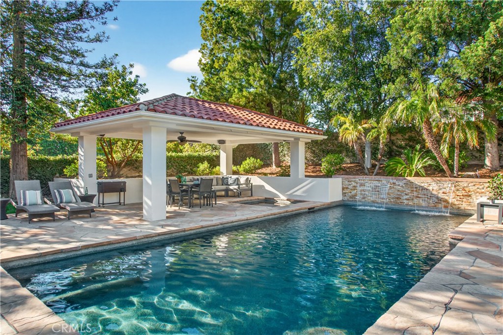 25527 Hamilton Court