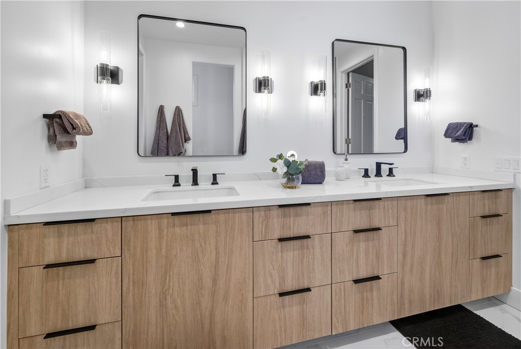 25527 Hamilton Court