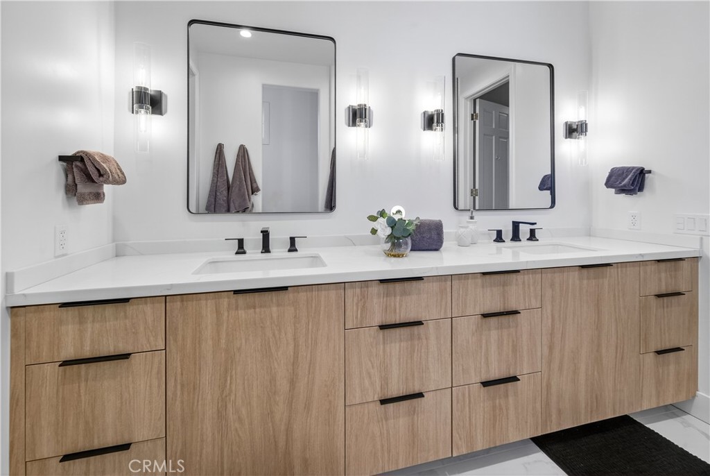 25527 Hamilton Court