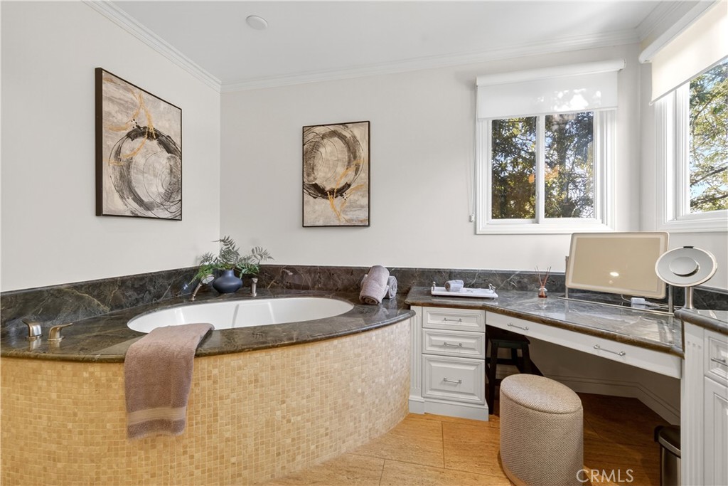 25527 Hamilton Court