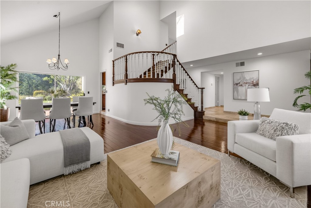 24845 Avenida Asoleada