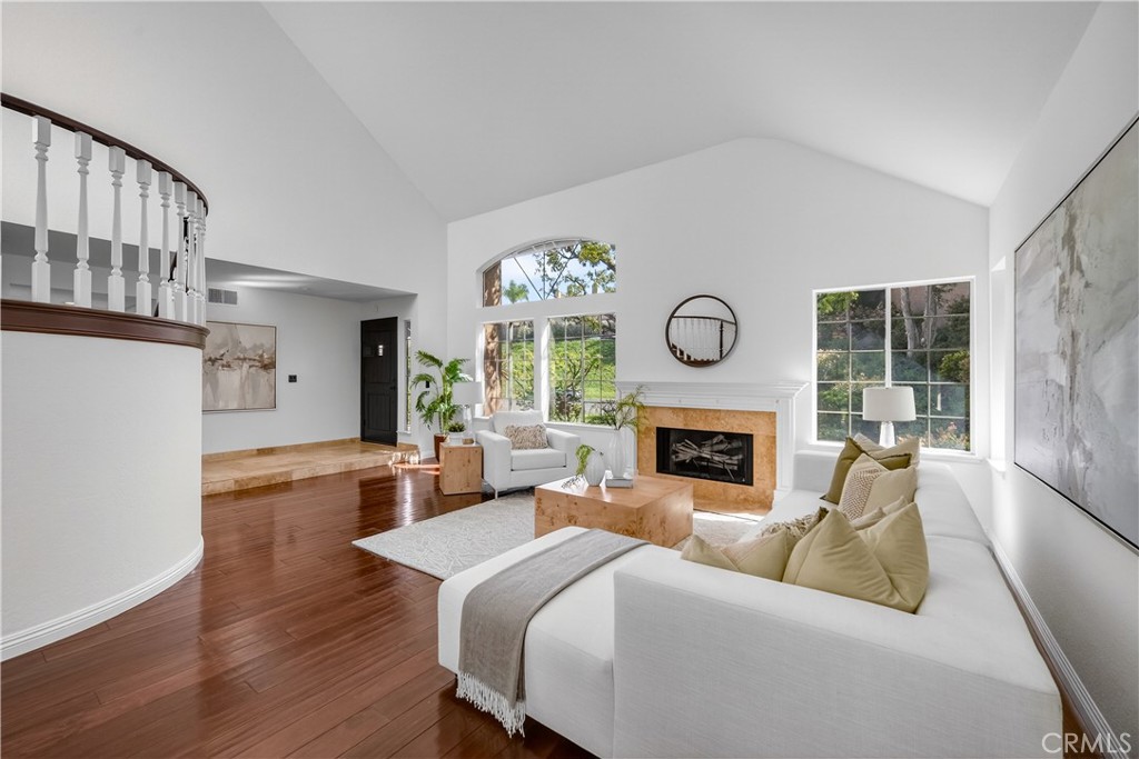 24845 Avenida Asoleada