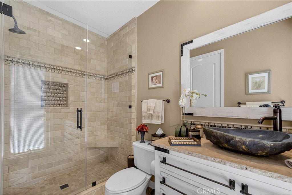 5481 Collingwood