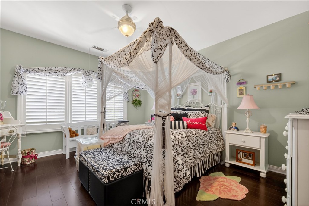 5481 Collingwood