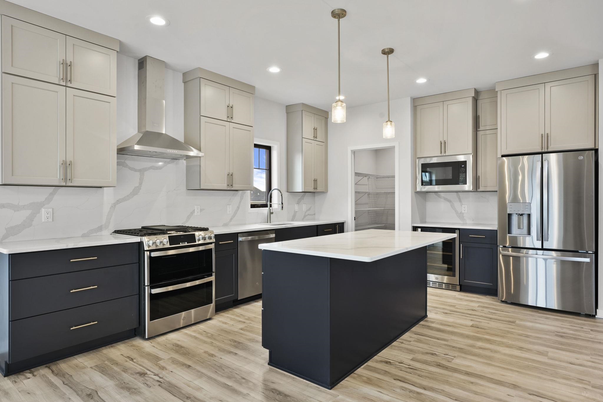 6826 Angelica Trail