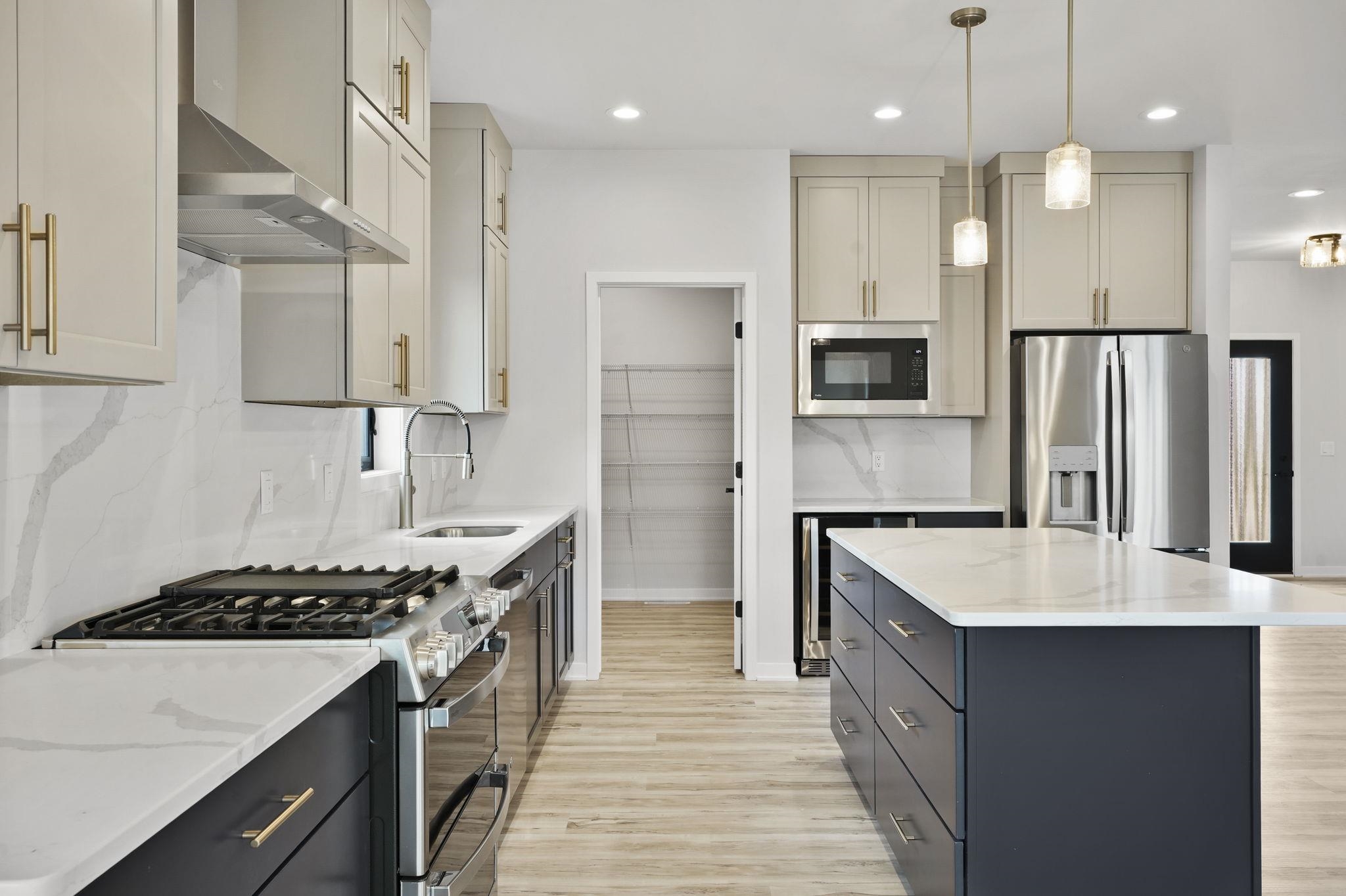 6826 Angelica Trail