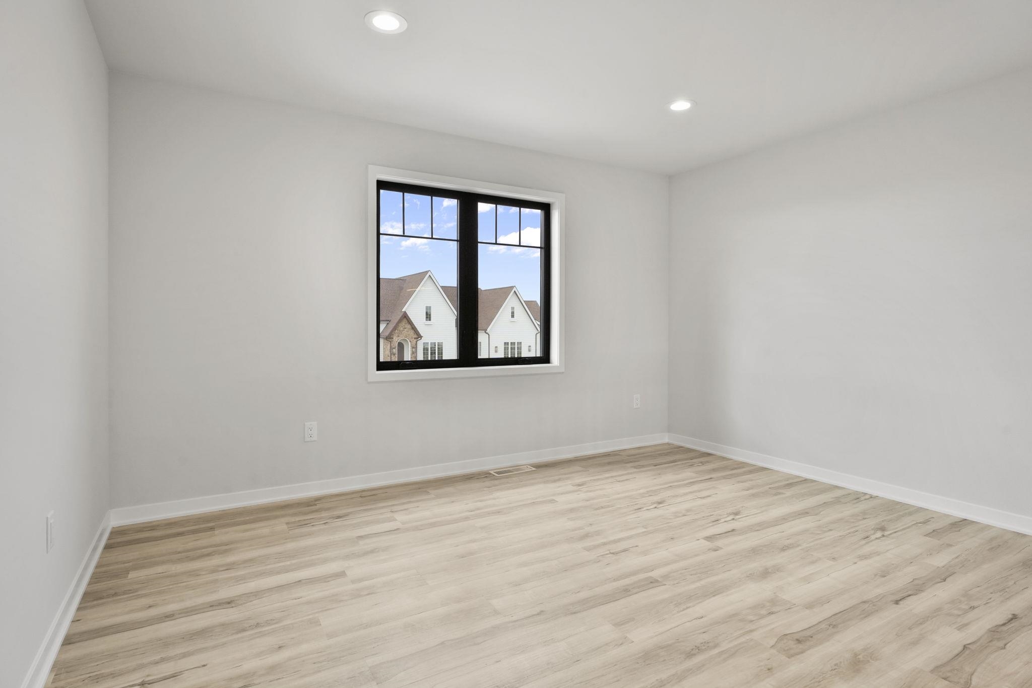 6826 Angelica Trail