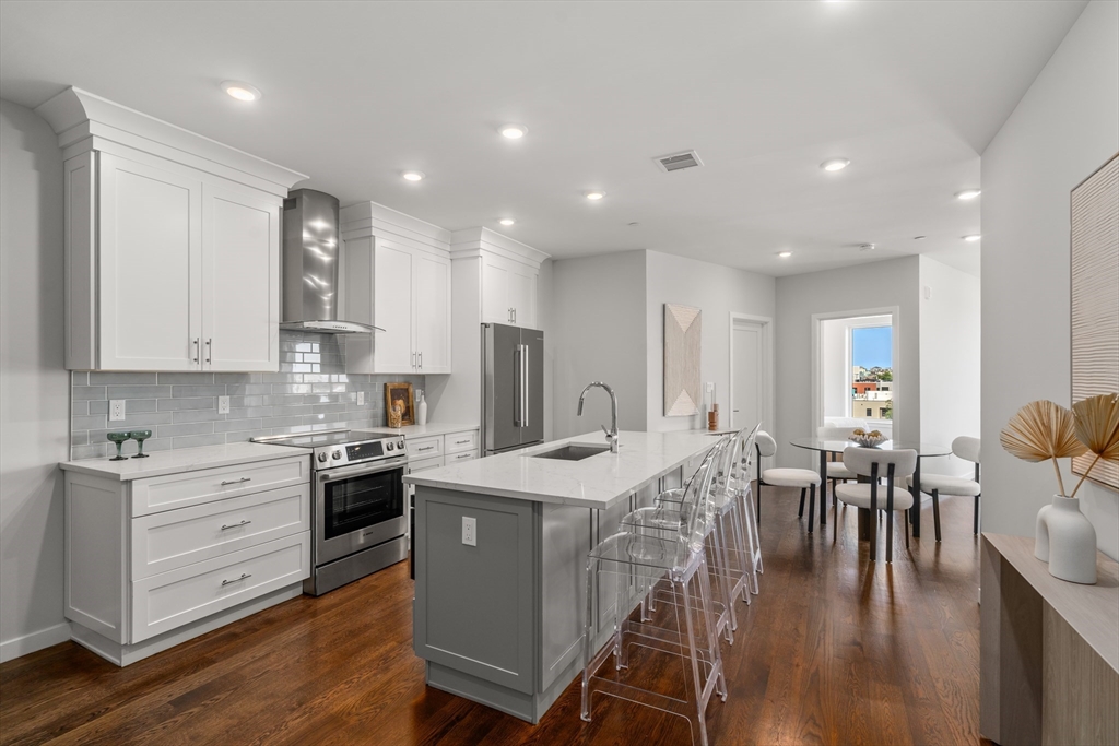 267 Old Colony # 605