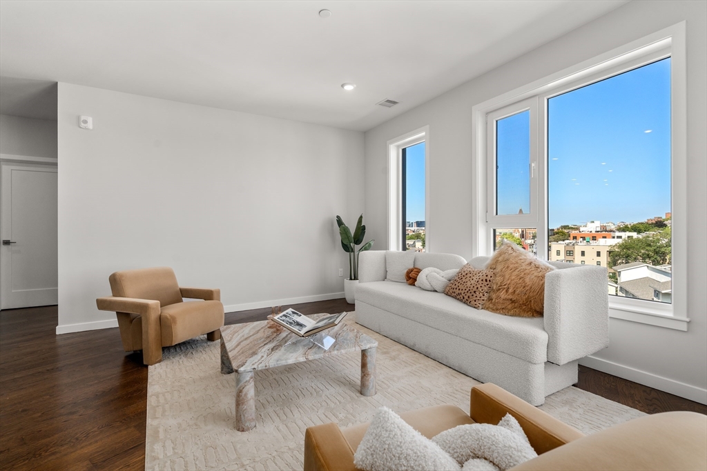 267 Old Colony # 605