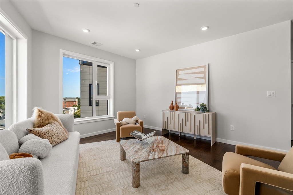 267 Old Colony # 605