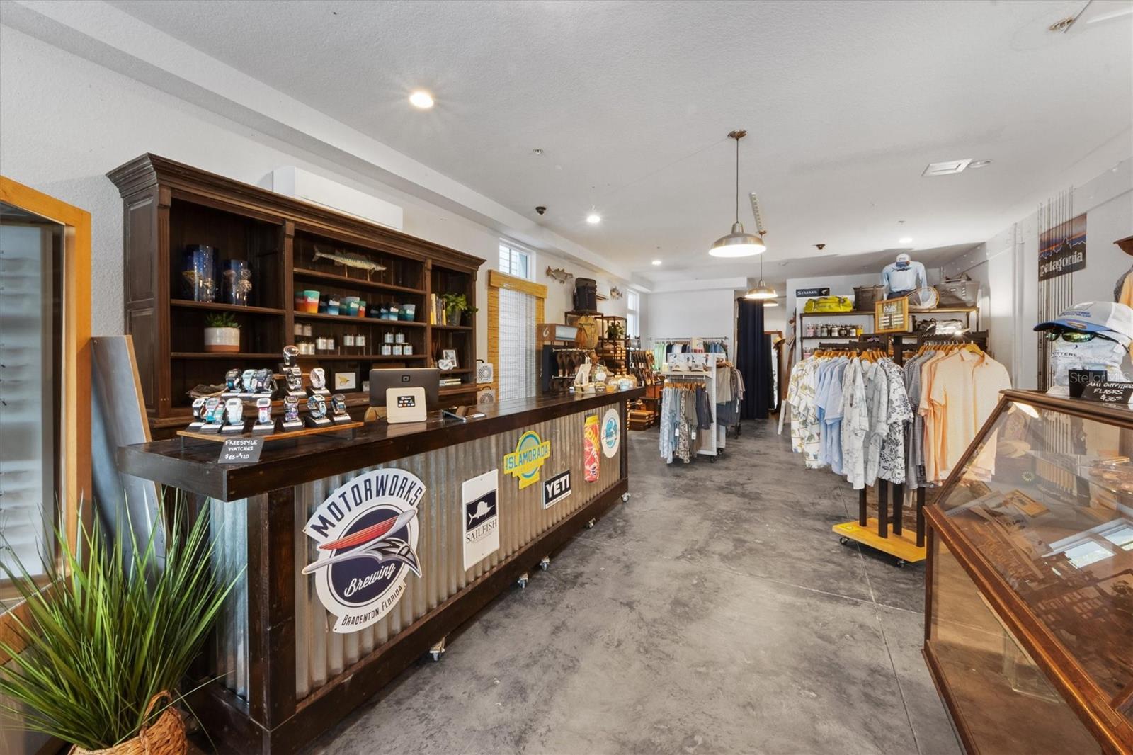 401 PINE AVE #C