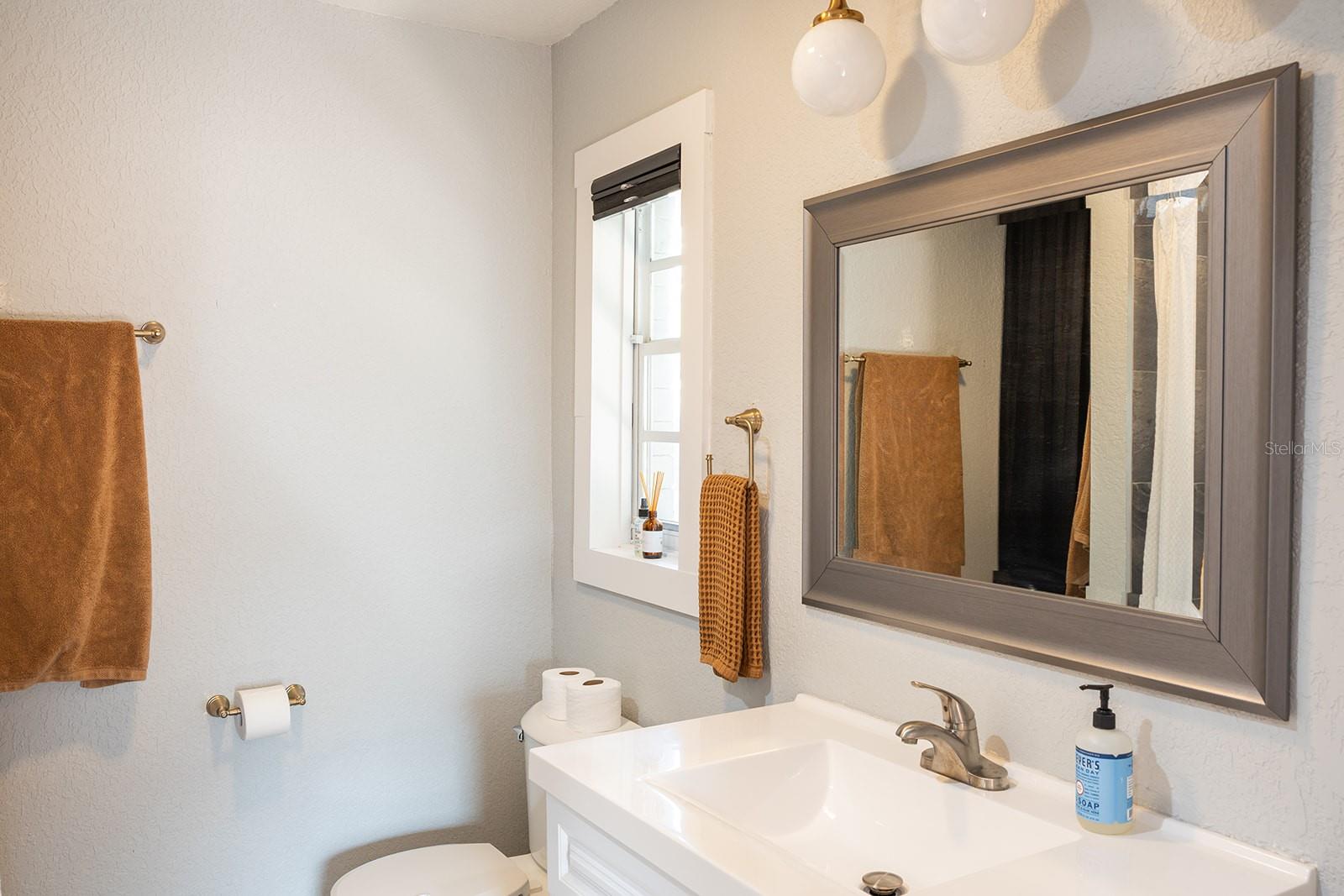 1305 20TH ST W