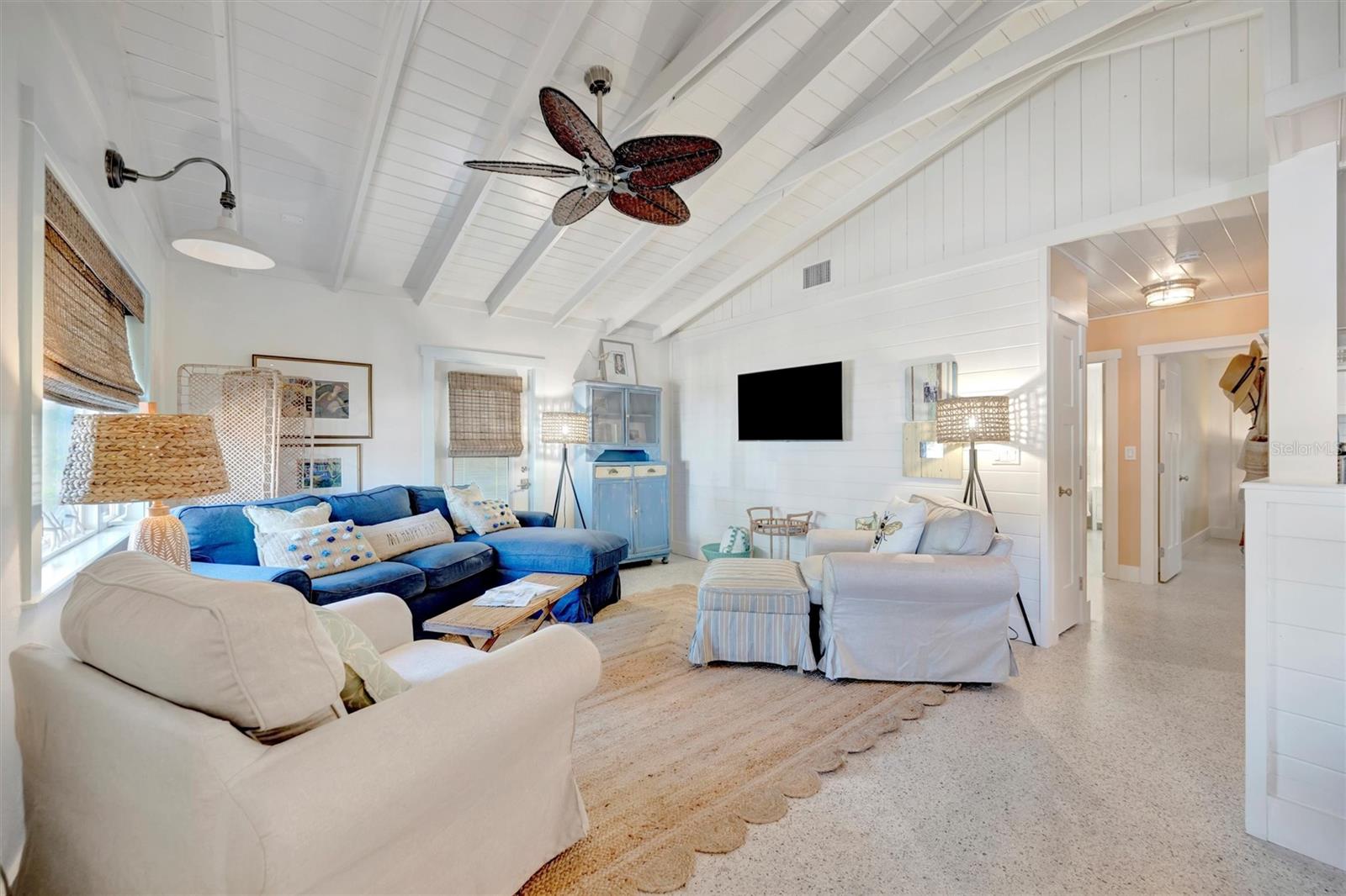 880 N SHORE DR
