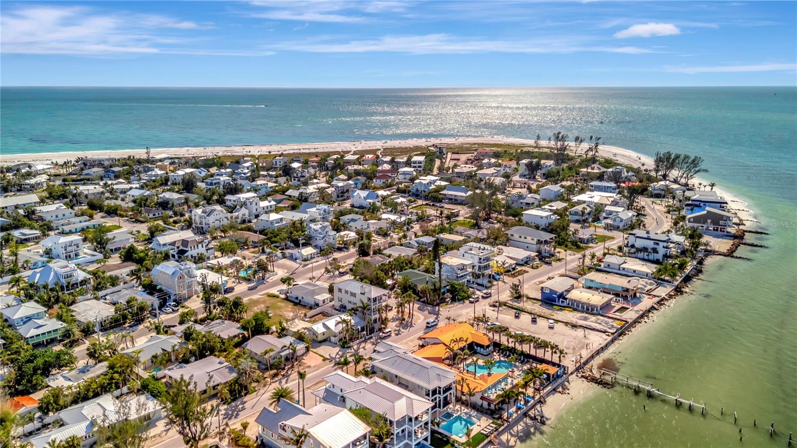 880 N SHORE DR